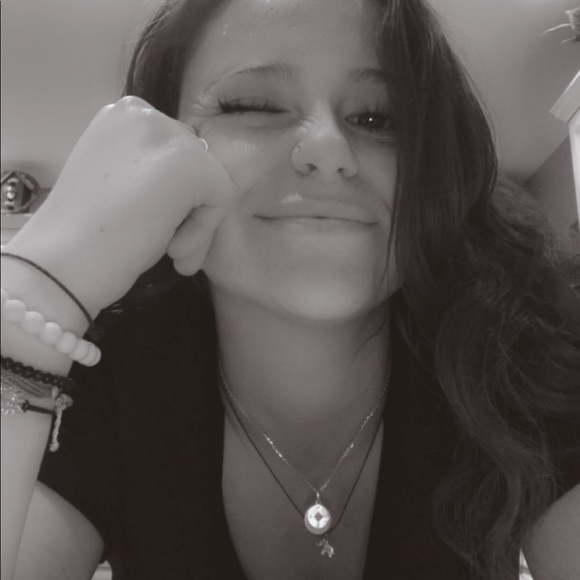 Meet your Posher, Melissa - Picture 1 of 1